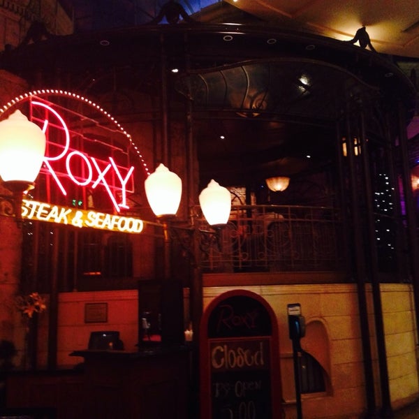 Снимок сделан в Roxy&#39;s Bar &amp; Lounge пользователем R2R0  ⛳️🏌🏼🚌 3/23/2014