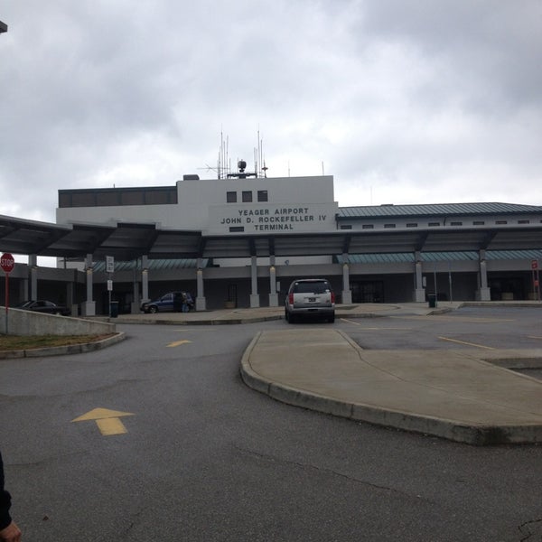 2/8/2013 tarihinde Joee B.ziyaretçi tarafından Yeager Airport (CRW)'de çekilen fotoğraf