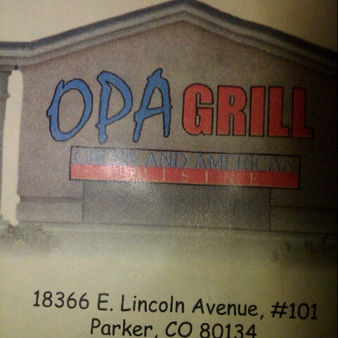 Photo prise au Opa Grill • Greek &amp; American Restaurant par Jeni &#39;Pixie&#39; M. le10/13/2012