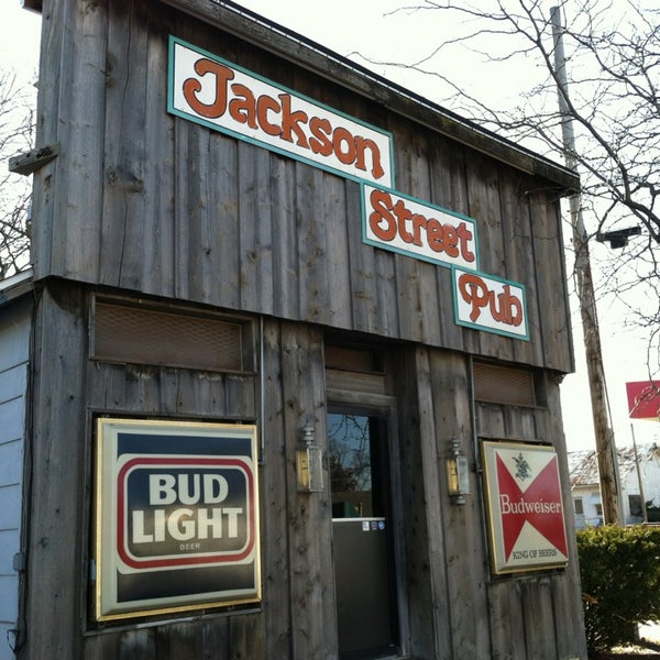 Jackson Street Pub 835 W Jackson St