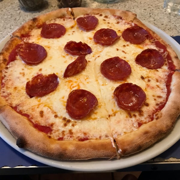 Foto diambil di Spris Pizza oleh Rodolfo Thomazette S. pada 6/28/2019
