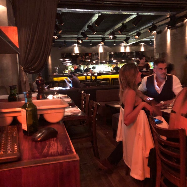 2/29/2020 tarihinde Rodolfo Thomazette S.ziyaretçi tarafından BASA - Basement Bar &amp; Restaurant'de çekilen fotoğraf
