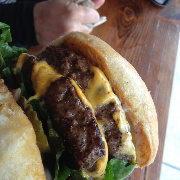 Foto diambil di Fatty&#39;s Burgers &amp; More oleh TheSocial360 .. pada 5/26/2013