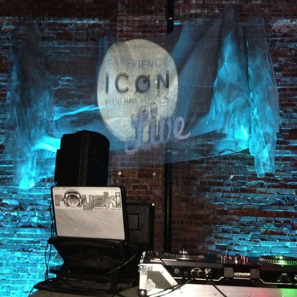 6/29/2013에 DJ R.님이 Icon Lounge + Events에서 찍은 사진