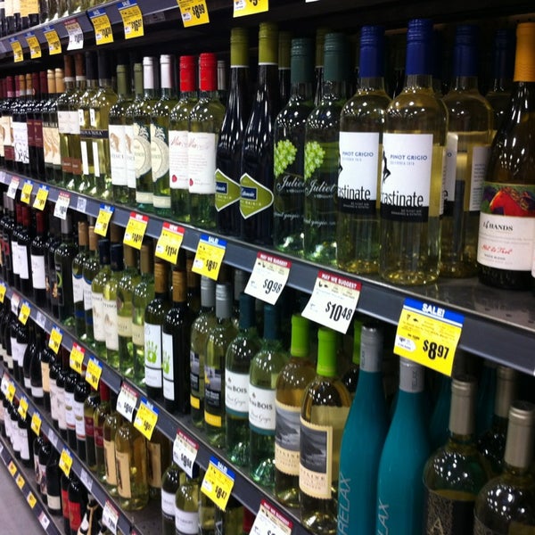 HEB plus! Grocery Store in Bastrop