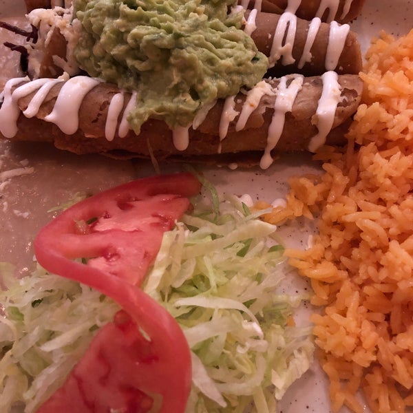 Mas Alla Del Sol Mexican Restaurant in Edgewater