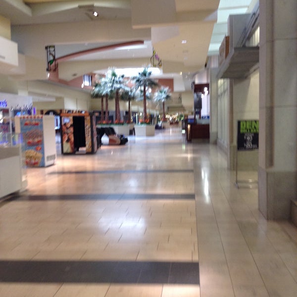 Fotos en Regal Lansing Mall & RPX 9 tips de 331 visitantes