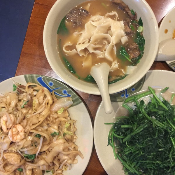 9/27/2016 tarihinde Lu Y.ziyaretçi tarafından Tasty Hand-Pulled Noodles II'de çekilen fotoğraf
