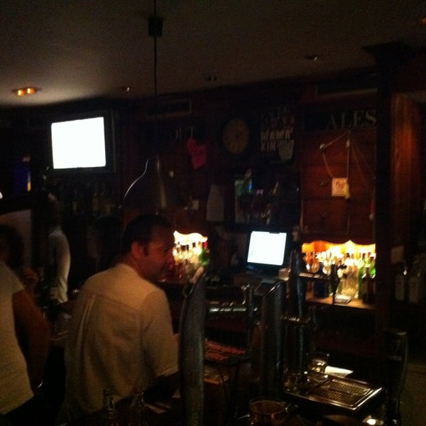 9/29/2013에 Martin H.님이 Hogan&#39;s Bar &amp; Restaurant에서 찍은 사진