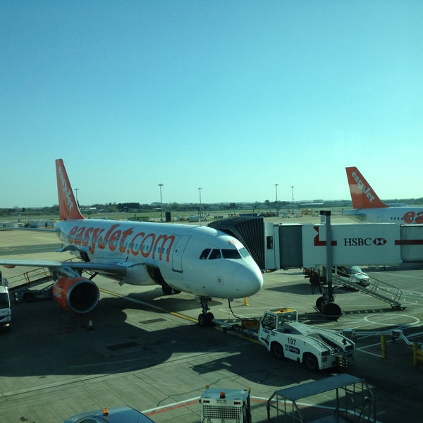 4/23/2013 tarihinde Jeffrey C.ziyaretçi tarafından London Gatwick Airport (LGW)'de çekilen fotoğraf