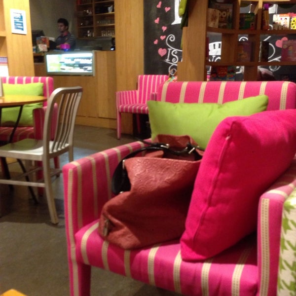 2/17/2014にHaya A.がBookMunch Cafeで撮った写真