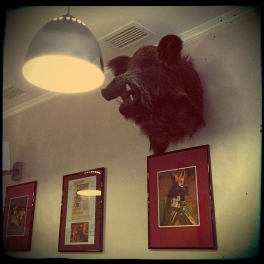11/16/2012 tarihinde Alexander P.ziyaretçi tarafından Hotel Blues 3* and Restaurant Crazy Hunter'de çekilen fotoğraf