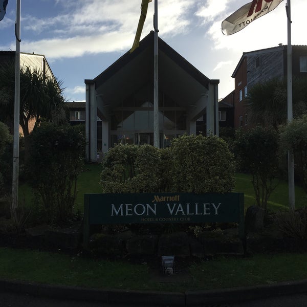 Photo taken at Meon Valley Marriott Hotel &amp; Country Club by Thomas P. on 1/12/2016