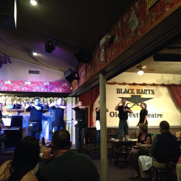 6/1/2014 tarihinde Melyndaziyaretçi tarafından Black Bart&#39;s Steakhouse'de çekilen fotoğraf