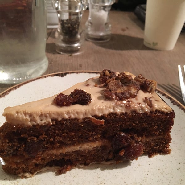 Amazing carrot cake for dessert! Also had a delicious main meal of spicy aubergine, sweet potato cakes and peanutty noodles, yum!