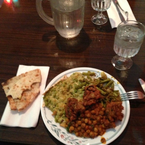 7/18/2013 tarihinde Neil M.ziyaretçi tarafından Prince of India Restaurant'de çekilen fotoğraf