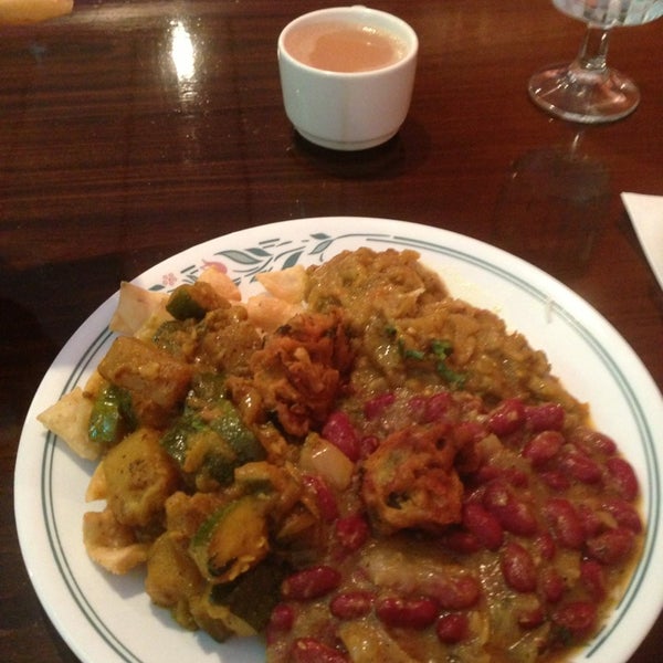 7/30/2013 tarihinde Neil M.ziyaretçi tarafından Prince of India Restaurant'de çekilen fotoğraf