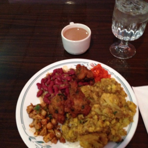 10/29/2013 tarihinde Neil M.ziyaretçi tarafından Prince of India Restaurant'de çekilen fotoğraf