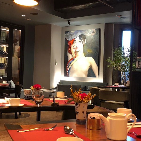 Das Foto wurde bei The Sofa Hotel Nişantaşı von ELİF A. am 2/16/2018 aufgenommen