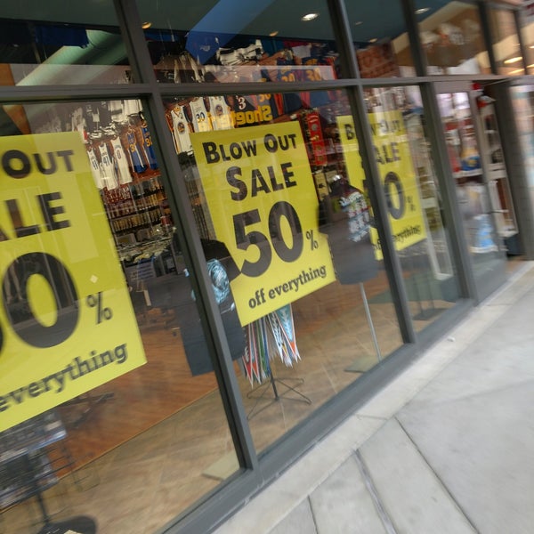 Sports Treasures Orange'de Spor Gereçleri Mağazası