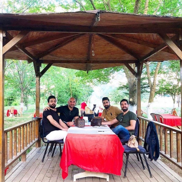Foto diambil di Yeşil Çiftlik Restaurant oleh Masar N. pada 5/19/2019