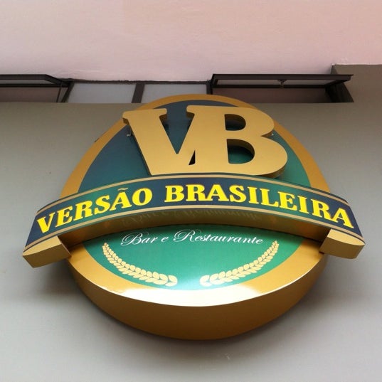 Photo taken at Versão Brasileira Bar &amp; Restaurante by Flávio R. on 12/14/2012