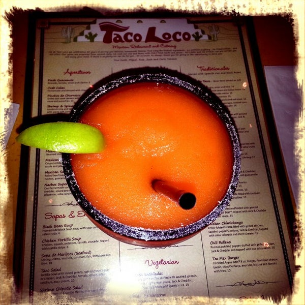 Снимок сделан в Taco Loco Mexican Restaurant, Catering, and Food Trucks пользователем @rjsevy 11/10/2012