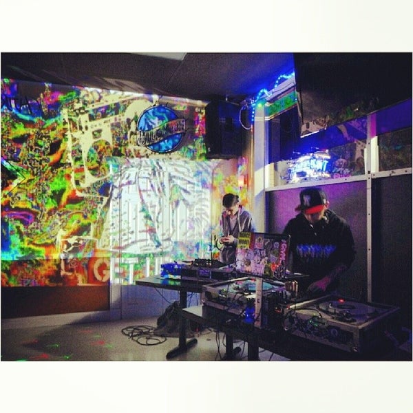 Rio Sports Bar & Lounge 77 visitors