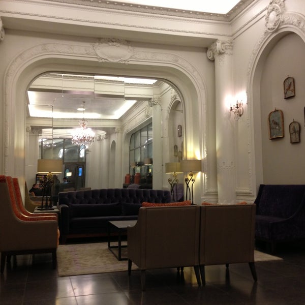 Photo taken at Holiday Inn Paris - Gare de Lyon Bastille by Sleiman B. on 1/21/2013