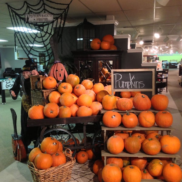 Come in tonight from 6pm to 9pm and get a FREE pumpkin! Offer good Monday, Oct. 14th, only.