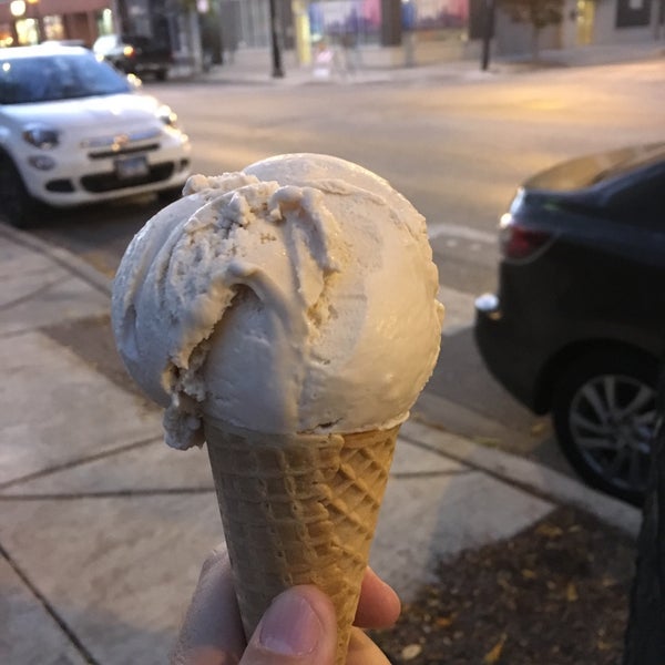 Photo taken at Cone Gourmet Ice Cream by Stephen R. on 10/17/2017