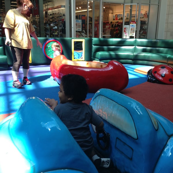 Photo taken at Chicago Ridge Mall by Syd F. on 5/14/2013