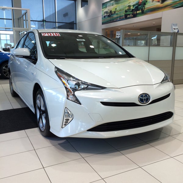 Hendrick Toyota Concord Car Dealership in Concord