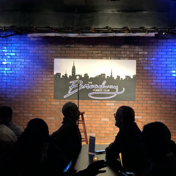 รูปภาพถ่ายที่ Broadway Comedy Club โดย David O. เมื่อ 12/13/2018