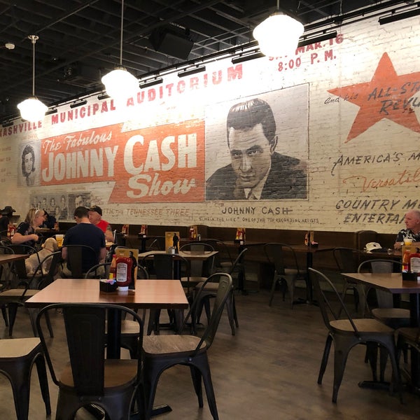 Photo taken at Johnny Cash Museum and Bongo Java Cafe by Leandro N. on 8/19/2019