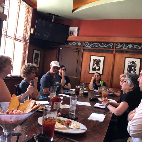 7/29/2018 tarihinde Katylou M.ziyaretçi tarafından Bar Louie'de çekilen fotoğraf