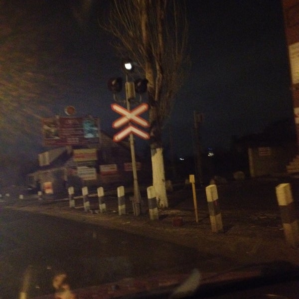 Ж/д переезд толстого в советске калининградской. Жд переезд медведовская. Жд переезд в тольятти. Крупногабаритные вещи. Быково южный проспект ж/д переезд.