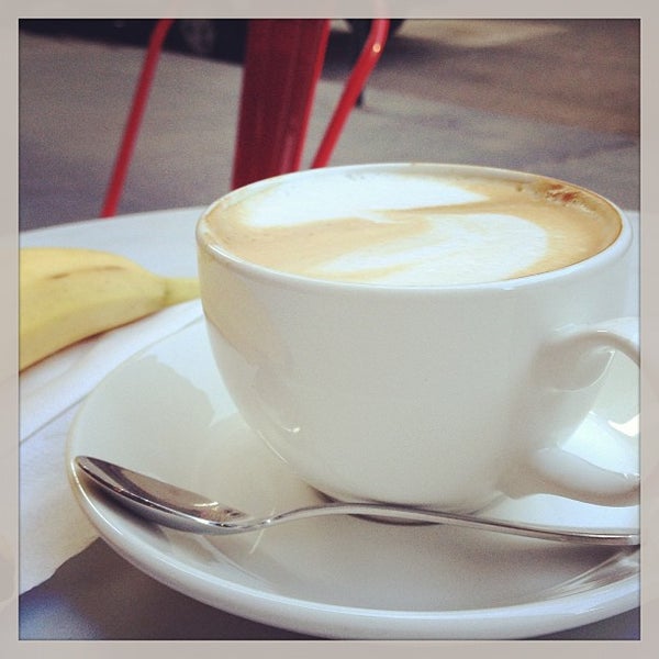 Das Foto wurde bei Corso Coffee von Victoria H. am 8/20/2013 aufgenommen