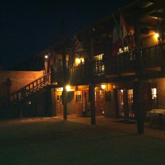 รูปภาพถ่ายที่ The Fort Restaurant โดย Carole B. เมื่อ 9/22/2012