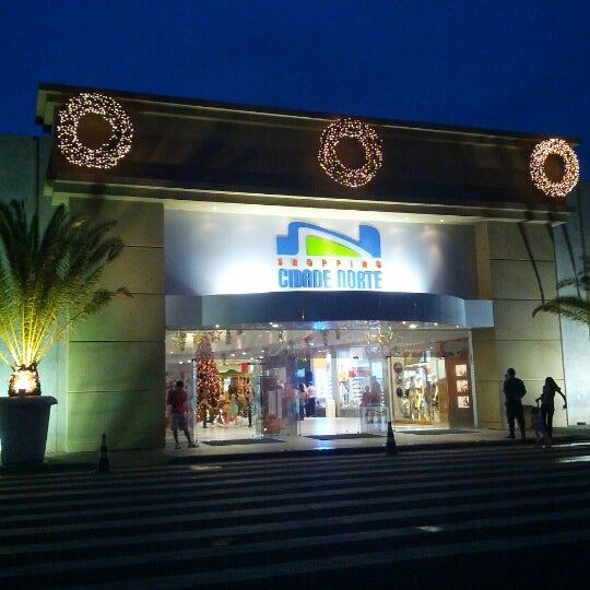 Foto tirada no(a) Shopping Cidade Norte por Dan P. em 12/11/2012