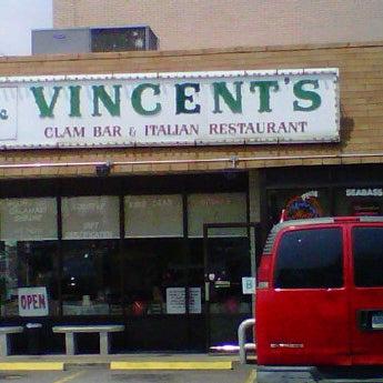 6/10/2012 tarihinde Chuck S.ziyaretçi tarafından The Old Time Vincent’s'de çekilen fotoğraf