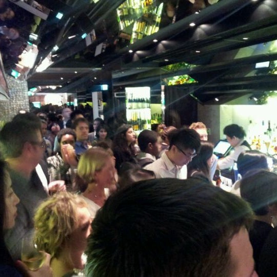 11/29/2011에 Andre M.님이 Flutes Champagne &amp; Cocktail Bar에서 찍은 사진