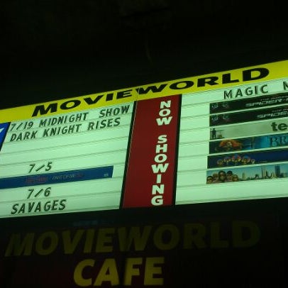 7/3/2012にJenny L.がDouglaston Movieworldで撮った写真