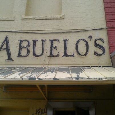 Foto diambil di Abuelo&#39;s Mexican Restaurant oleh Marrell S. pada 6/12/2012