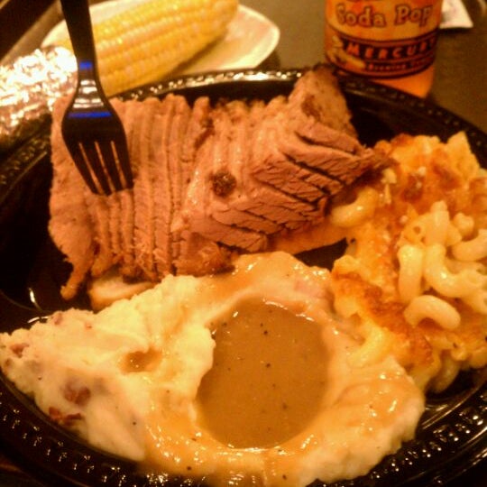 Photo taken at Tennessee&#39;s Real BBQ Real Fast by Chandra on 1/7/2012