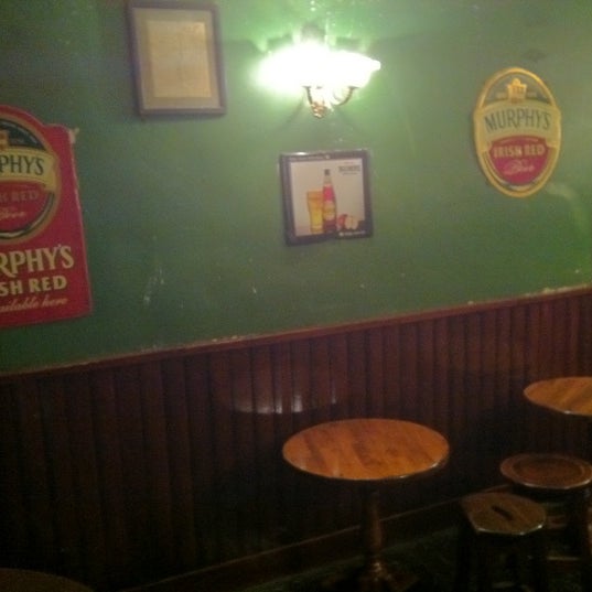 รูปภาพถ่ายที่ Ulysses Irish Pub โดย John Z. เมื่อ 5/12/2011