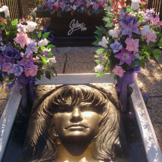 Photos at Selena Gravesite Cemetery in Corpus Christi