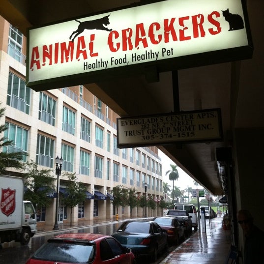 Снимок сделан в Animal Crackers пользователем Carlos M. 8/25/2011