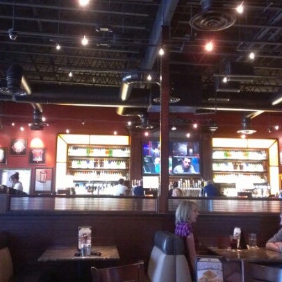 Снимок сделан в BJ&#39;s Restaurant &amp; Brewhouse пользователем Chris A. 6/25/2012