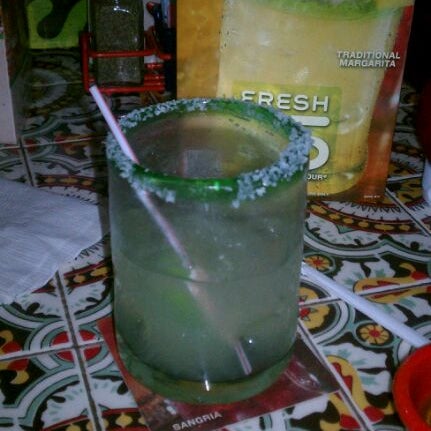 Photo taken at Chili&#39;s Grill &amp; Bar by Teresa B. on 10/1/2011